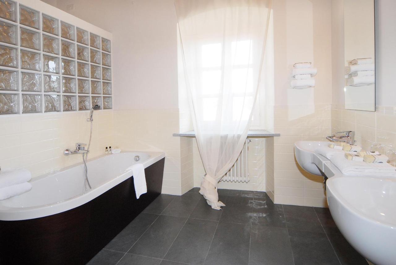 Hotel Antico Podere Propano 살루초 외부 사진