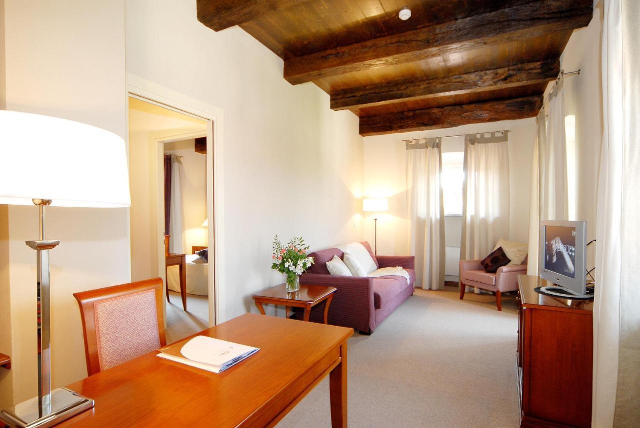 Hotel Antico Podere Propano 살루초 외부 사진