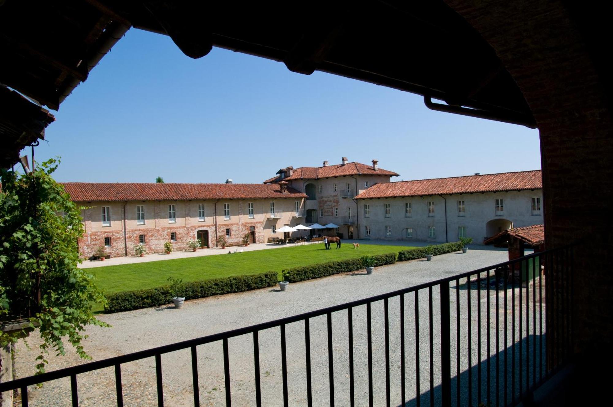 Hotel Antico Podere Propano 살루초 외부 사진