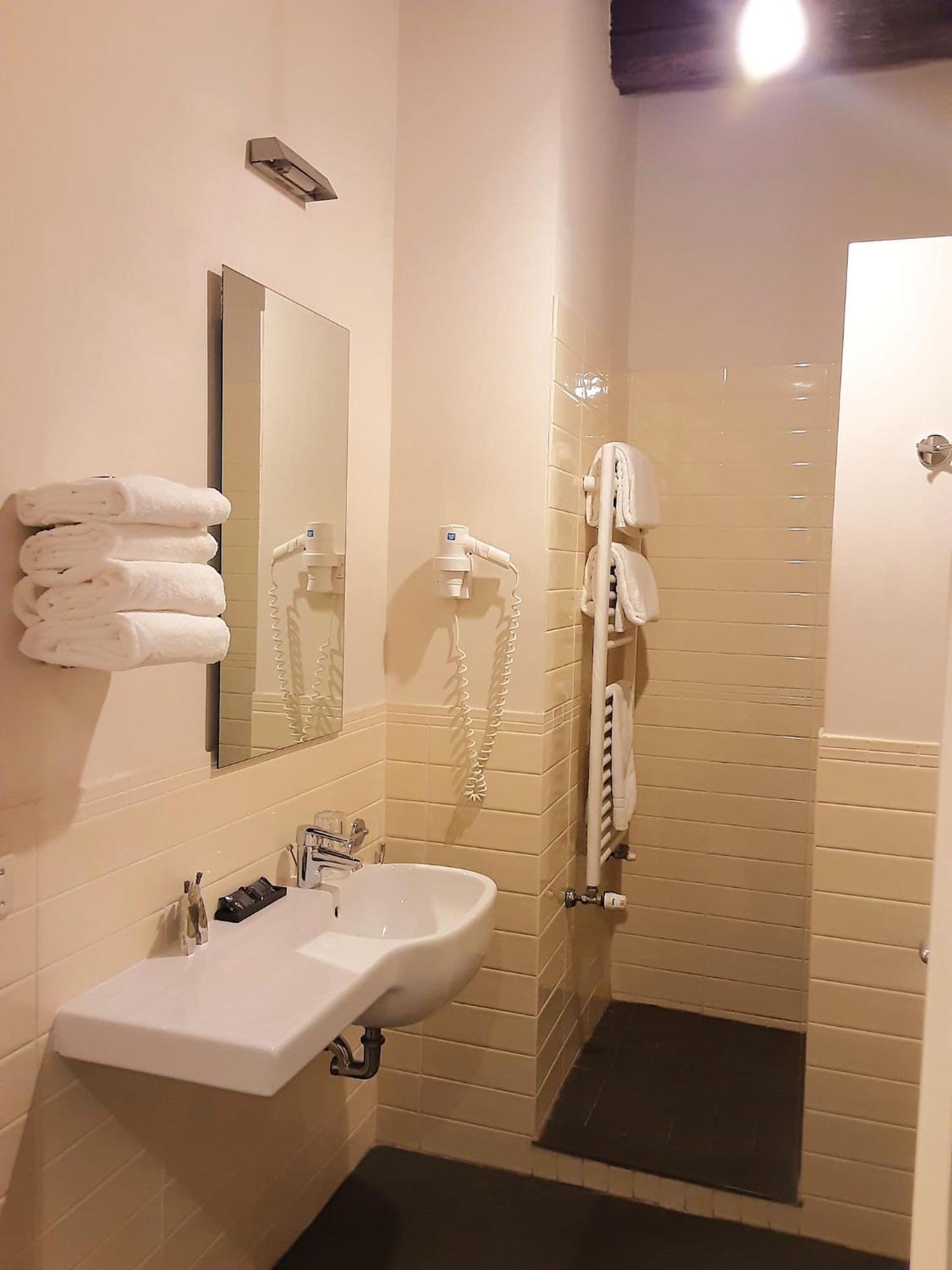 Hotel Antico Podere Propano 살루초 외부 사진