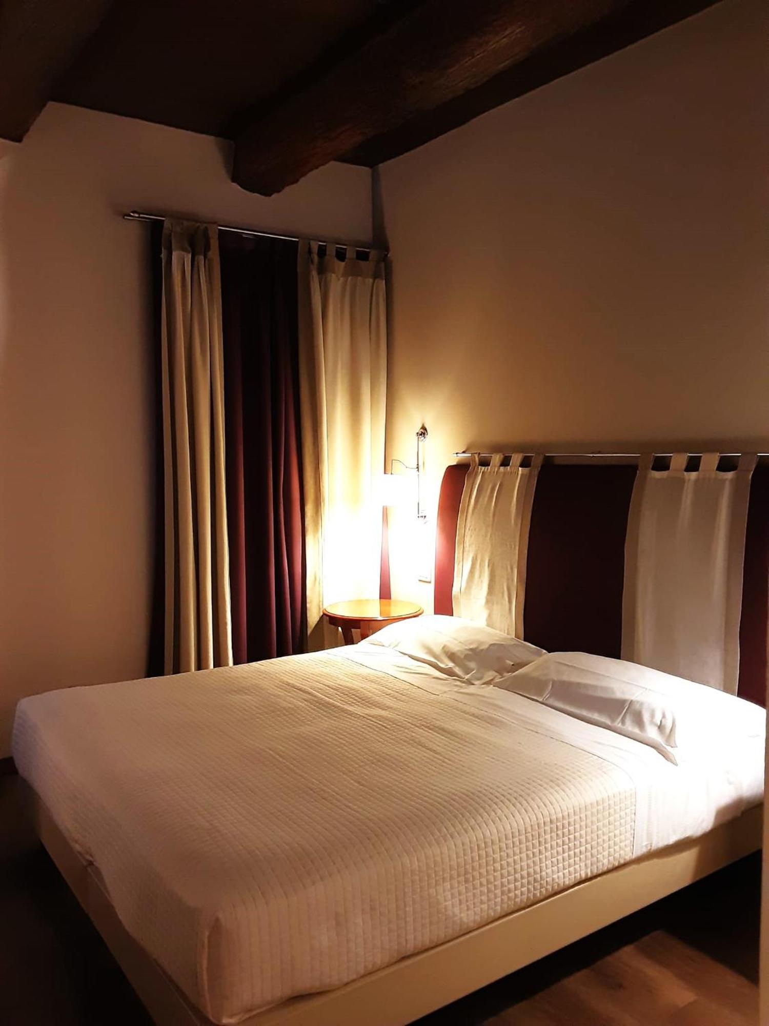 Hotel Antico Podere Propano 살루초 외부 사진