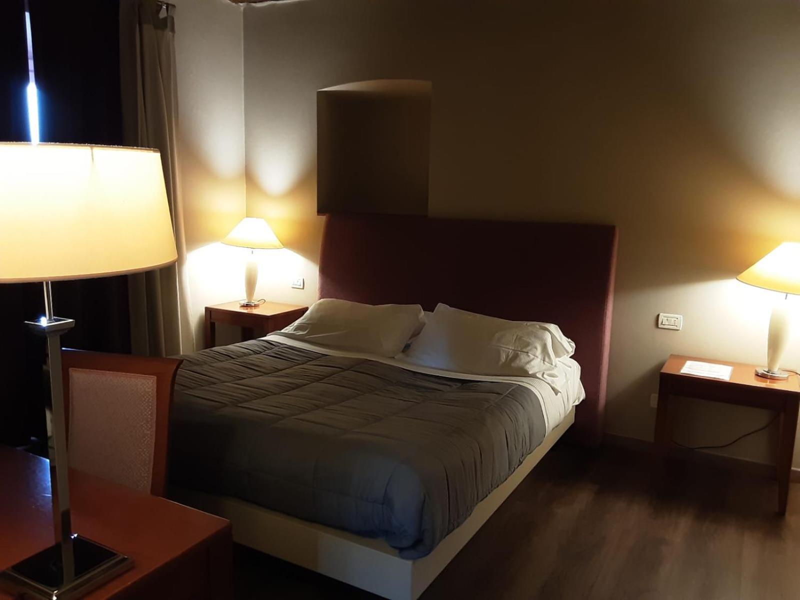 Hotel Antico Podere Propano 살루초 외부 사진