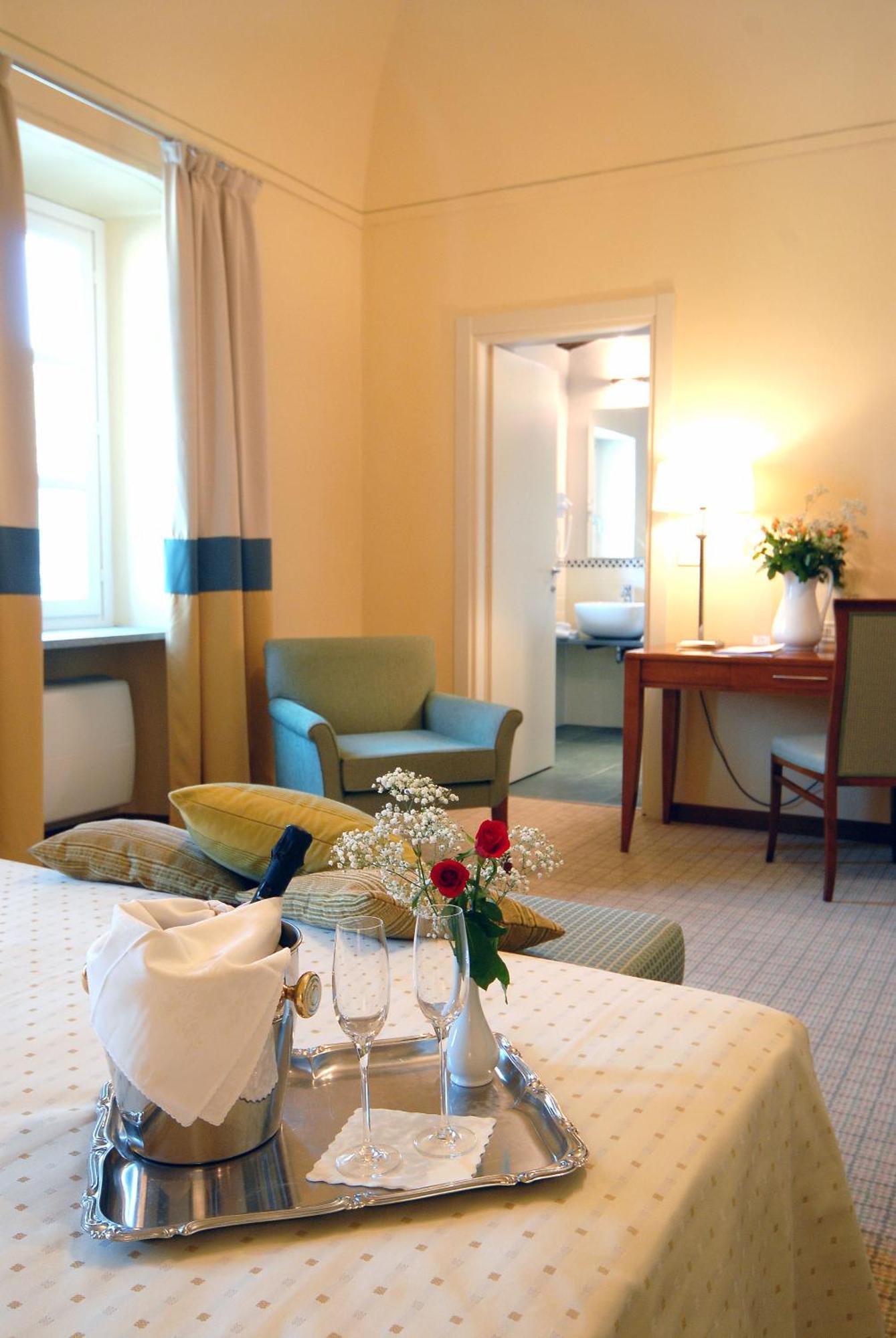 Hotel Antico Podere Propano 살루초 외부 사진