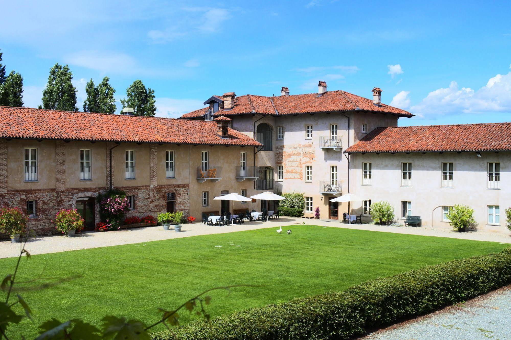 Hotel Antico Podere Propano 살루초 외부 사진