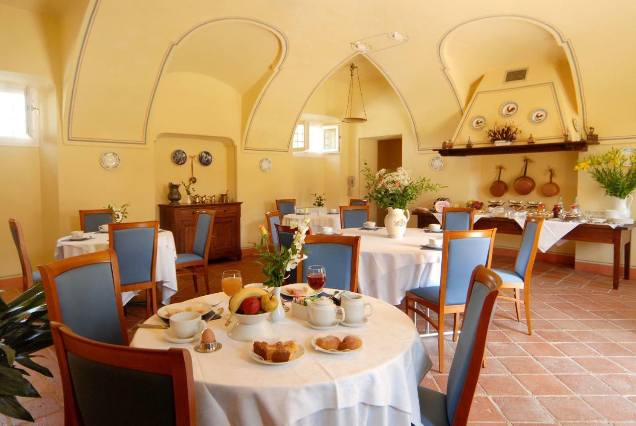 Hotel Antico Podere Propano 살루초 외부 사진